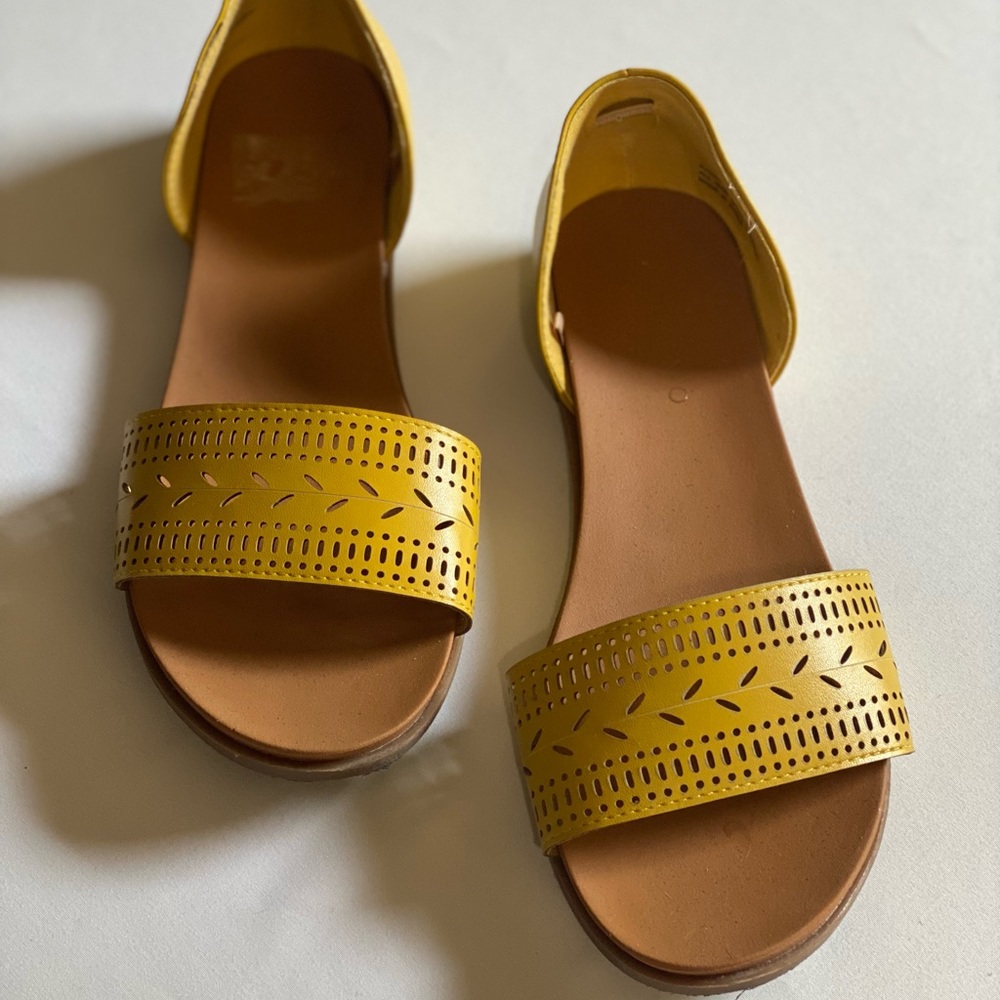 Andiamo Yellow Slip-On Flats.